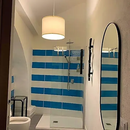 Hotel Evaref House
