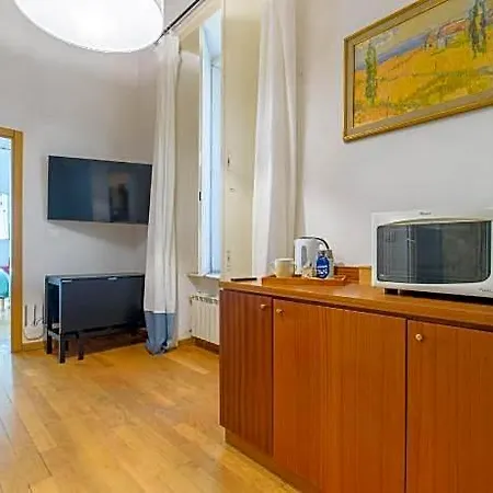 Evaref House Hotel