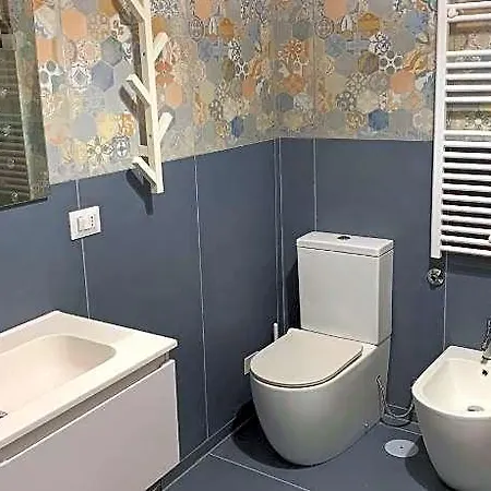 Hotel Evaref House 4*